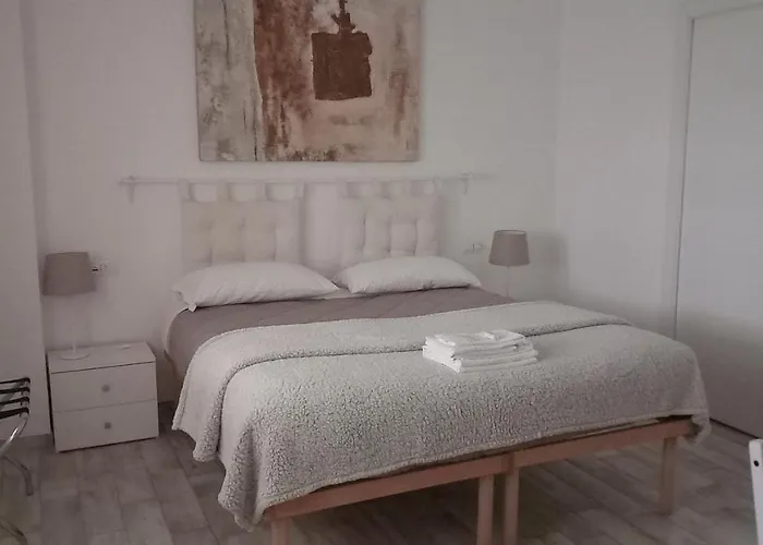 Bed and Breakfast Montevecchi13 Ίμολα